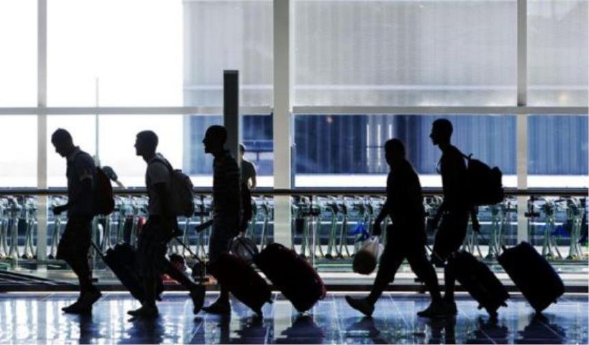 Italiani all'estero in penombra all'aeroporto