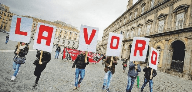 PNRR per donne e giovani, le aziende prendono i fondi e non li assumono: manifestanti in piazza per il lavoro